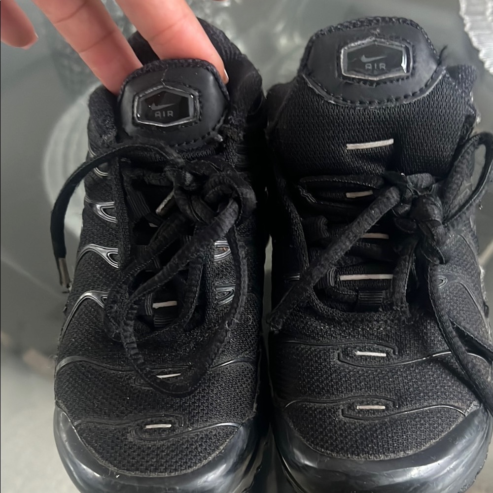 Kids Nike Black Air Max Sneakers 12 size